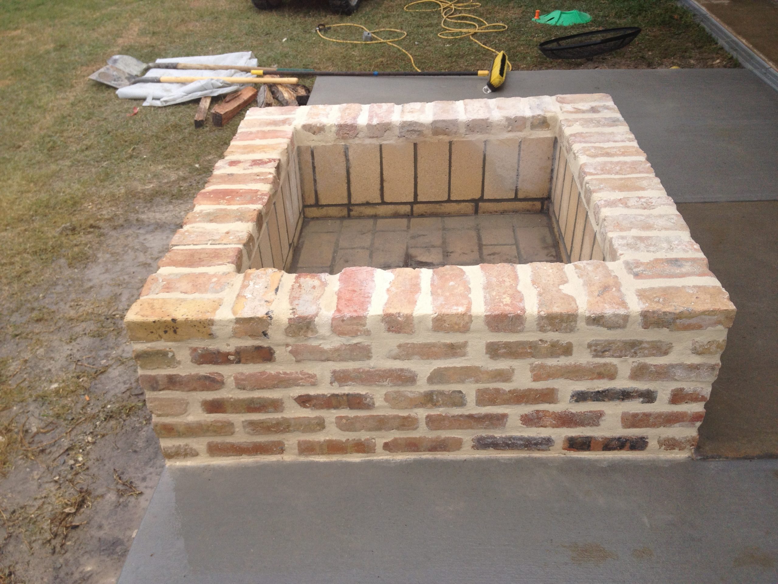 Brick Fire Pit Dino S Masonry, Can You Use Red Brick For Fire Pit